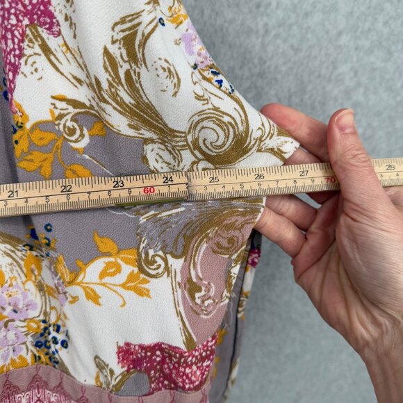 Free People Catch Me If You Can Button Front Blouse Size M Pink Floral Boho EUC - Picture 11 of 11